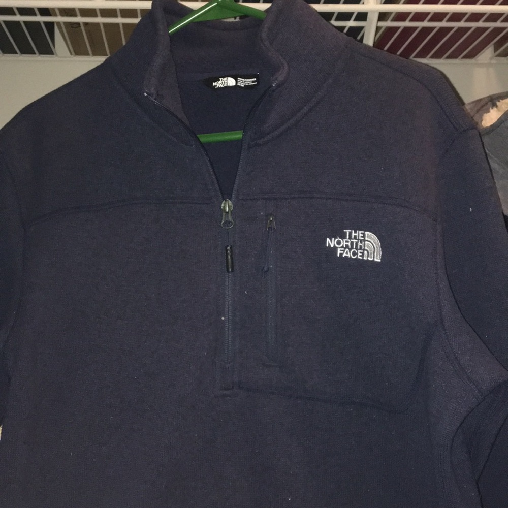 North face 1/2 zip pullover. M